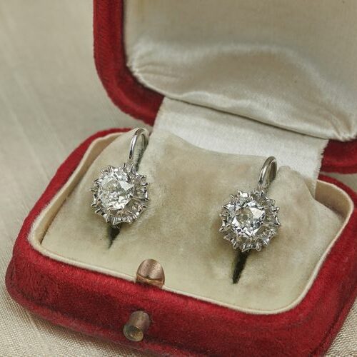 Orecchini oro bianco con diamanti taglio antico per totali ct. 1,50 ca. Epoca inizi '900