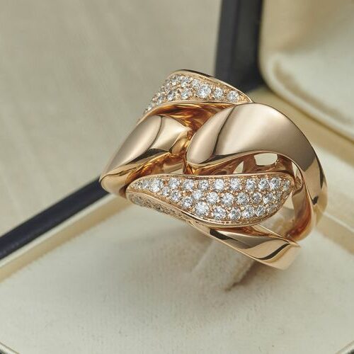 Grande anello oro rosa 18 kt. a catena semirigida con diamanti ct.1,69. Crivelli - Milano